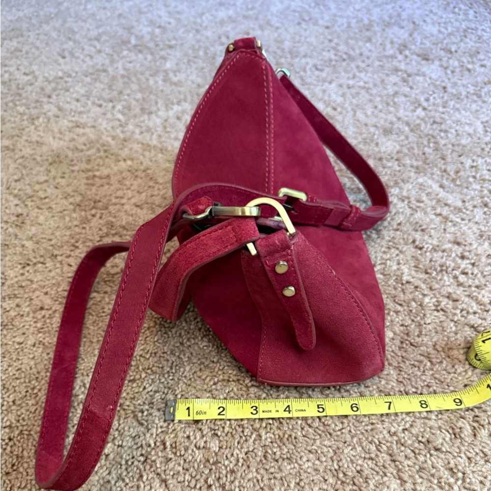 Elegant Red Suede Shoulder Bag - Picture 2 of 5